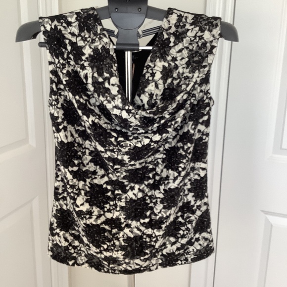 Short sleeved top - Picture 1 of 4